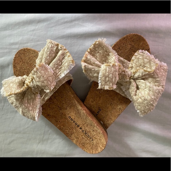 LUCKY BRAND slides NEW Sz 7 /37.5 NWT - Picture 3 of 8